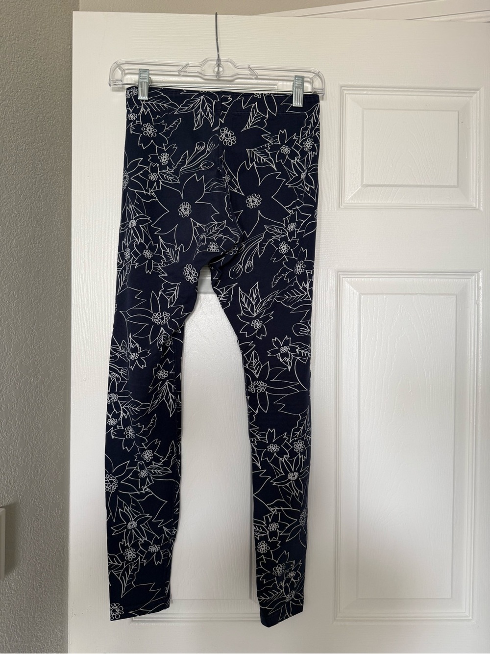 Nike Navy Floral Print Leggings size S 💙